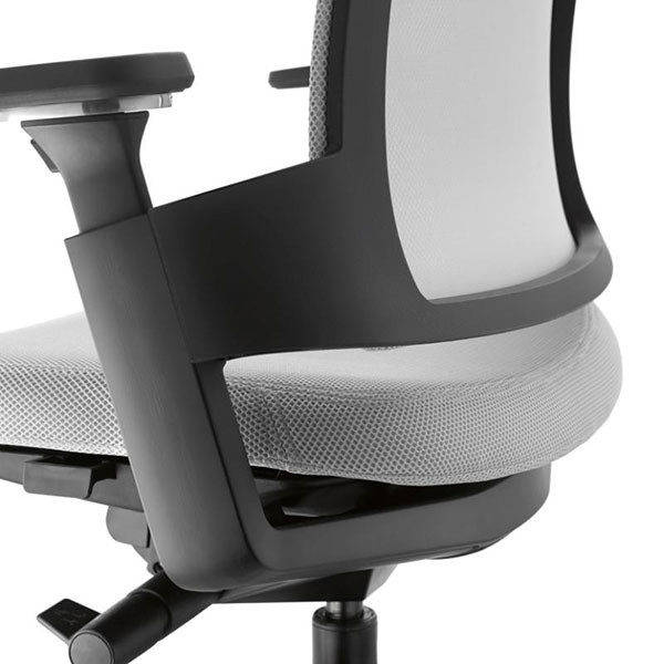 Chaise de bureau ergonomique 3.60 conçue à partir du développement postural au bureau